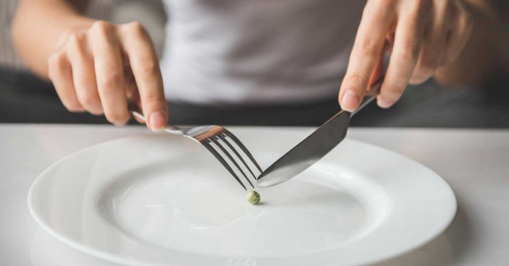 Zła dieta, gdy nie dostajesz tego, czego potrzebujesz - Na diecie odchudzającej trzeba być najedzonym